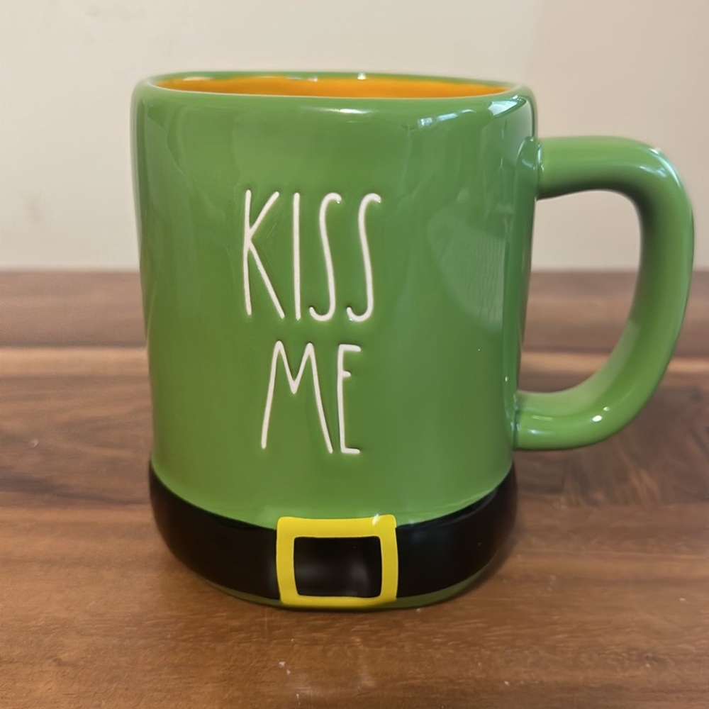 Rae Dunn St. Patrick's Day Mug "Kiss Me" belt edged bottom